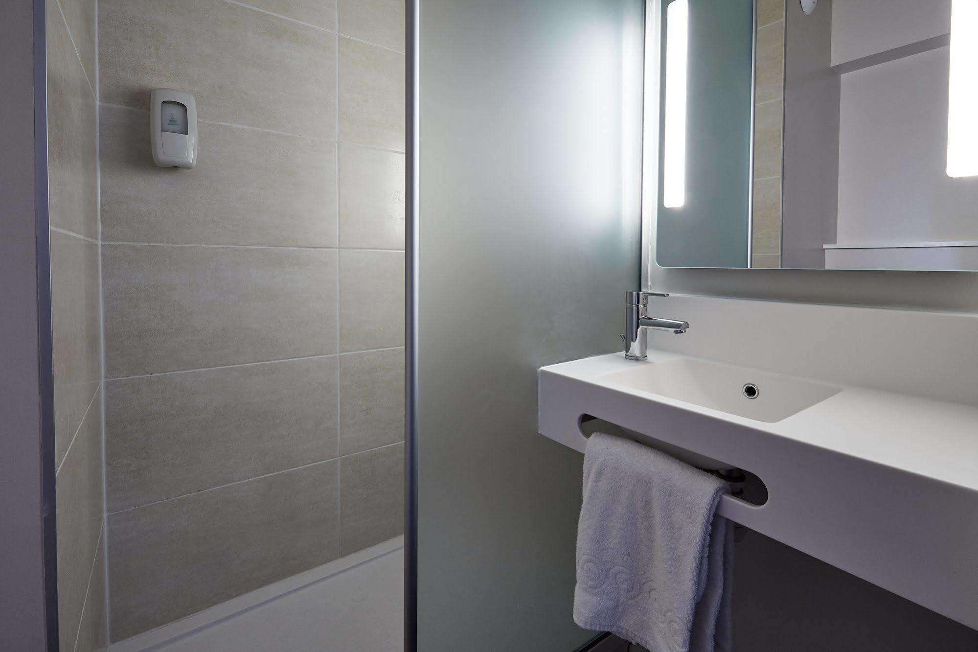 B&B Hotel Morlaix Сен-Мартен-де-Шам Экстерьер фото
